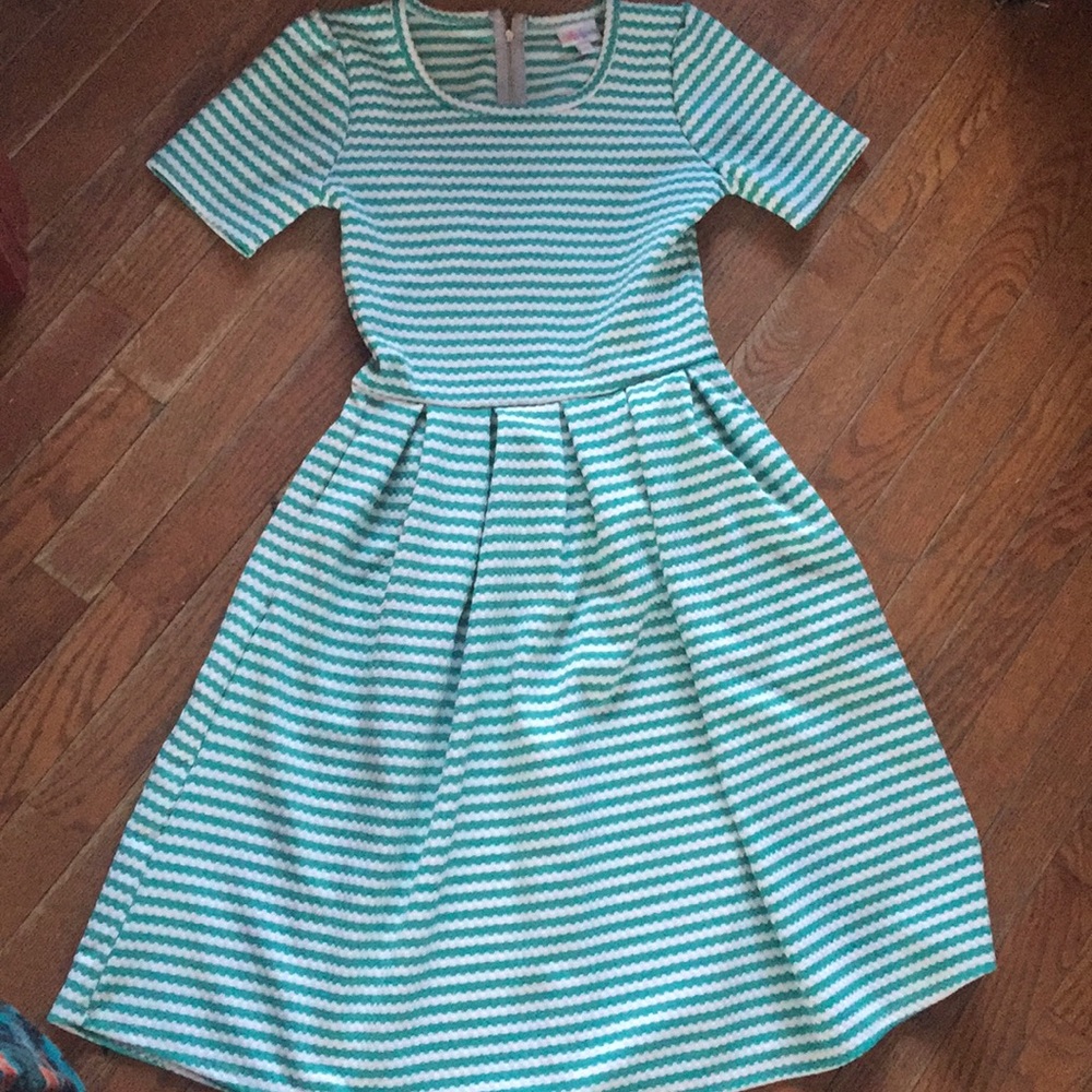 Lularoe Amelia XS